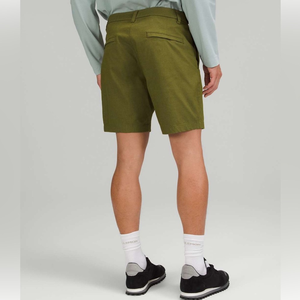 Men’s Lululemon Shorts: Commission Classic Fit
